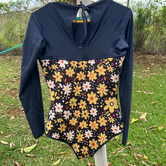 Seea Floripa Daisy Reversible One Piece - Picture 2 of 5